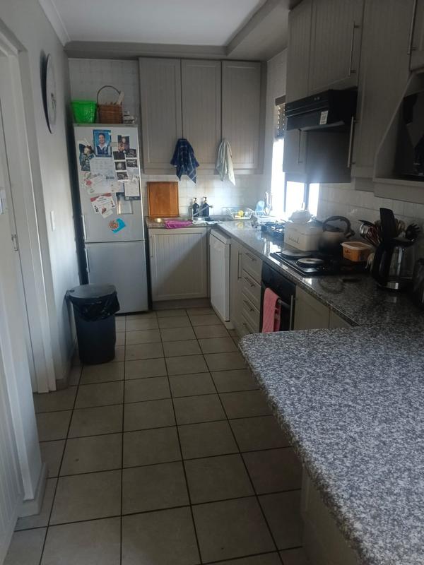 To Let 3 Bedroom Property for Rent in Tara Western Cape
